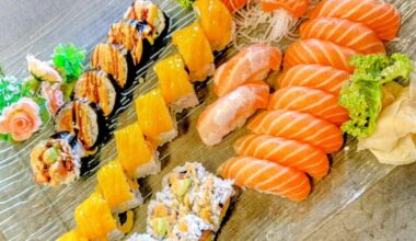 Some of the delicious sushi I recently enjoyed. I love salmon and salmon belly❤️❤️
