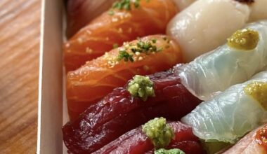 10-piece sushi box
