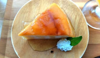 On a Citrus Island in Yamaguchi, a Honey Café Gave Us the Sweetest Pause