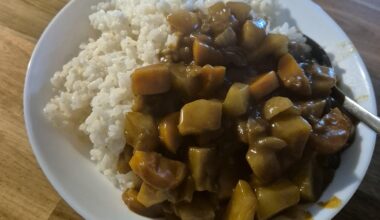 My first time cooking anything but pasta and bean salads - カレーライス