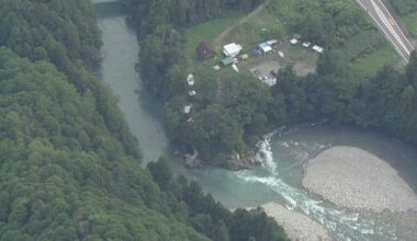 A man in his 20s went missing while playing in the Itadori River in Horado, Seki City, Gifu Prefecture, with his friends. The water level was double its usual amount due to heavy rain.