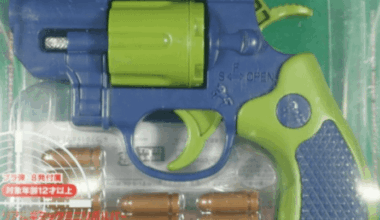 Toy guns won from crane games all over Japan could be used as real guns, warn police
