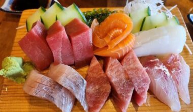 plate of sashimi all for meeee ~ tuna (maguro) the best ones