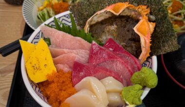 Chu Toro, Miso Crab Meat, and Seafood Don (HKD 165, ~USD 21)