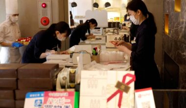 Japan’s Real Wage Falls for Sixth Straight Month in June