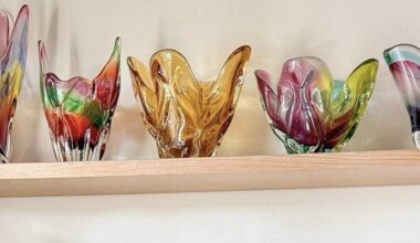Seeking Venetian glass vases!