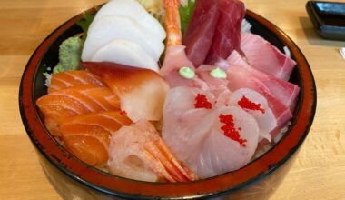 Chirashi Bowl at Kei Sushi