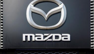 Mazda Forecasts Nearly $1 Billion Profit Hit from U.S. Tariffs