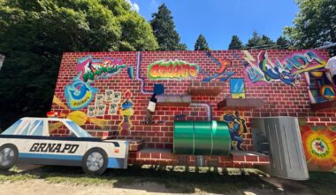 Kids climbing through Mario-like pipes at an athletic park in Hyogo 🇯🇵