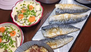 Grilled Saba Fish, Miso Tofu Soup and Chawanmushi ❤️🤤 the first time I had Saba and I loved it! Not to mention it's super easy to make, the oven took care of both the fish and the eggs. So I only had to worry about the soup ✌🏻💪🏻