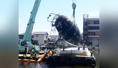 1,700 ships have been abandoned in Chiba's ports and rivers. Removal of 17 ships to cost 73 million yen, mostly covered by tax money