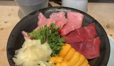 Quick lunch at Tsukiji.