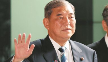 Even the vice minister is calling for the LDP presidential election to be brought forward.