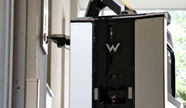 Yamato Starts Condo Delivery Robot Trials