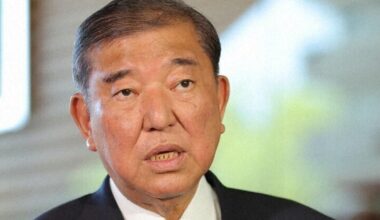 Ishiba Cabinet support rate rises to 35%, majority say PM not need to quit