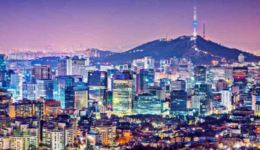 Is it true that Koreans have a higher average annual income than Japanese people? Shocking data showing that Koreans live in debt, a much harsher lifestyle than Japanese people