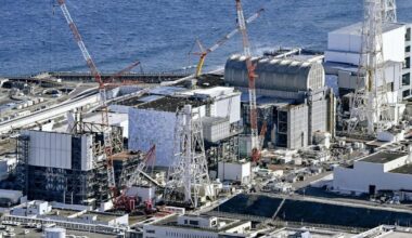 TEPCO Holdings posts final deficit of 850 billion yen in April-June quarter due to losses from cleaning up failed nuclear reactor debris