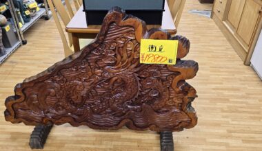 Wood carving found in thrift store. Looking for something similar.