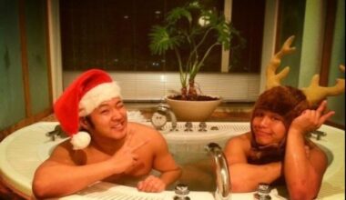 Evil and hiromu chilling in the bathtub