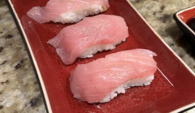 Yellowtail nigiri