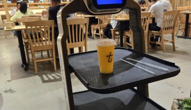 A robot brought me my drink at a Japnese Restaurant