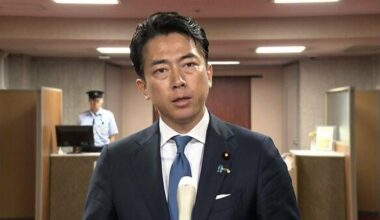 Agriculture Minister Koizumi stated that stockpiled rice won't affect new rice price; price of this year's rice increased more than 1,000 yen compared to last year