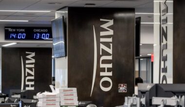 Mizuho Financial Group's net profit for this fiscal year reaches 1 trillion yen for the first time, raising earnings forecast