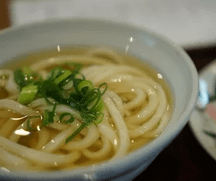 If you have the opportunity to go to Japan to eat udon, be aware that it is completely different in the eastern and western areas.