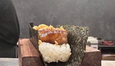 [OC] Had this amazing foie gras maki and tuna roll in Singapore.