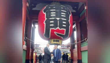 Minister of Economy, Trade and Industry Akazawa and Secretary of Commerce Lutnick visit Kaminarimon Gate and Skytree in Asakusa