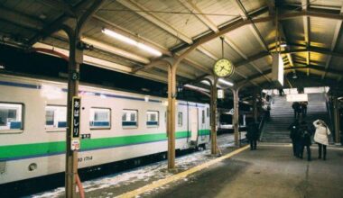 JR Hokkaido train driver in trouble for reading book about trains on stopped train