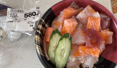 Love me some 海鮮丼