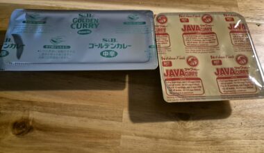 How many curry roux blocks for 2-3 servings and which ratios of Java curry Hot and Golden Curry Medium Hot should I use?