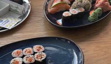 Okay......last time you guys said its not sushi sooo i had to go out and find a better one <3