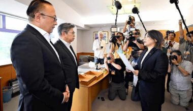 Mayor Maki Takubo of Ito, Shizuoka Pref., Notifies City Assembly Chairman of Dissolution; She Had Received No-Confidence Resolution from Assembly