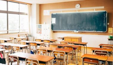 Assistant teacher in Fukuoka Pref. put on leave over suspected fake teaching license