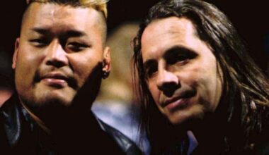 Tenzan poses with Bret Hart in 2002