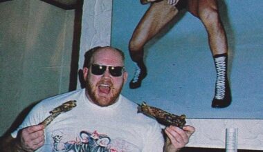 Vader enjoying some ribs while on tour with NJPW
