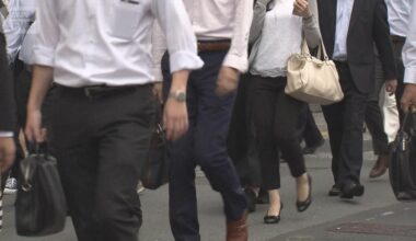 Bankruptcies in August exceed 800 for the first time in 12 years, with labor shortage-related bankruptcies also on the rise