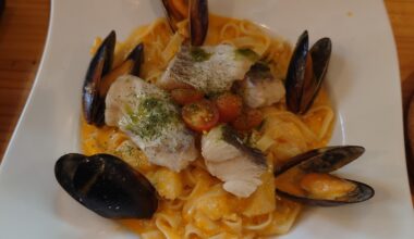 真鱈のワイン蒸しシーフードパスタ