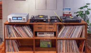 Hifi setup at Nasu Oyaji curry shop near Karasuma Oike