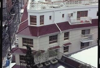 Does somebody know what the address of this building is? (Christopher Alexander's Emoto Apartment Buidling)