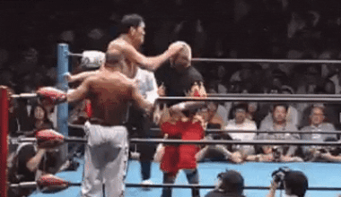 Gedo tries to cheat against Giant Baba