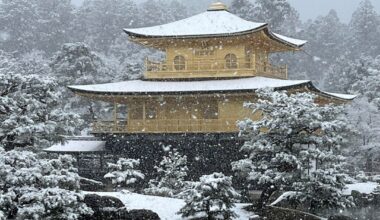Kinkaku-ji (Temple of the Golden Pavilion) in winter