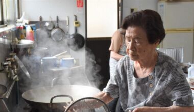 102-year-old ramen restaurant worker in Japan lures customers from across the world