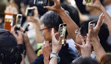 As media trusts crumbles, online buzz booms in Japan