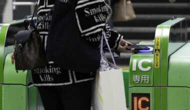 A beloved Tokyo penguin’s end presages Suica’s shift to payments giant