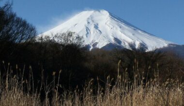 Urine filled pet bottles being found by roads near Mt. Fuji