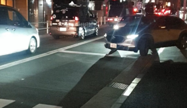 Parade of vans with loudspeakers hurling abuse in ropponghi