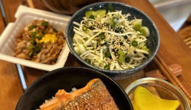 Big breakfast set! Celebrating our big mayoral win here in NYC ✌️